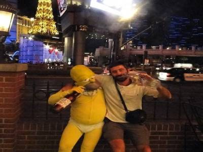 Rencontre originale au milieu de Vegas. Tous les moyens sont bons pour gagner un dollar