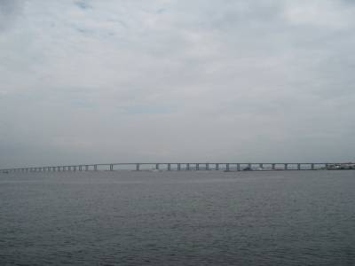 Le pont Niteroi-rio, 14 km de long, 72m de hauteur au plus haut. 