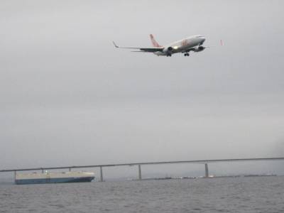 Il y a tellement d'avions dans le ciel de rio. L aeroport national est situe en plein centre ville
