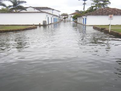 Paraty les pieds dans l'eau