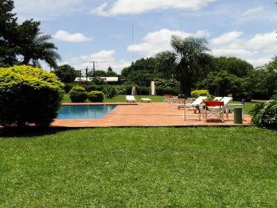 La piscine de l'Adventure Hostel