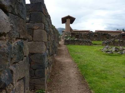 PUNO->CUSCO - Site archeo. de RACHI