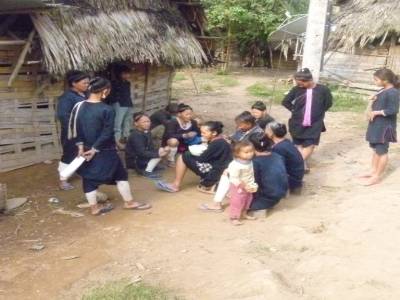 village lanthen en tenue tradi