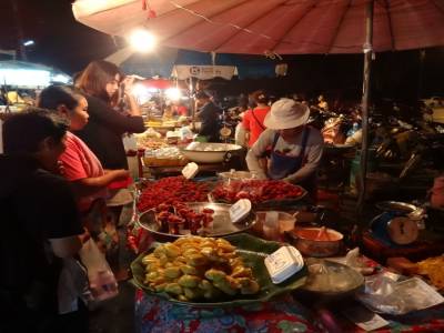 marcher de nuit d Ayothaya