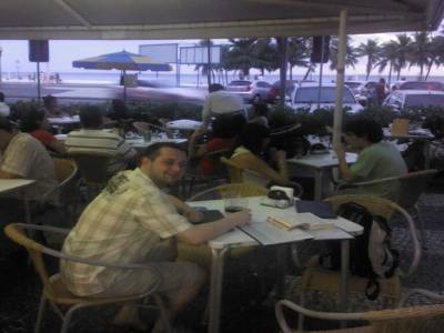 une bonne biere sur la plage de copacabana...