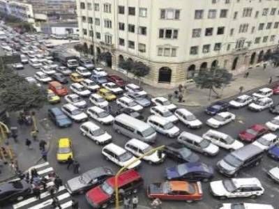 La circulation sur les routes péruviennes...