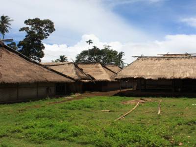Visite d'un village traditionnel à Senaru