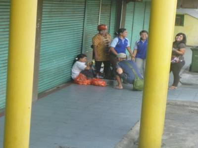 Jay achete local...