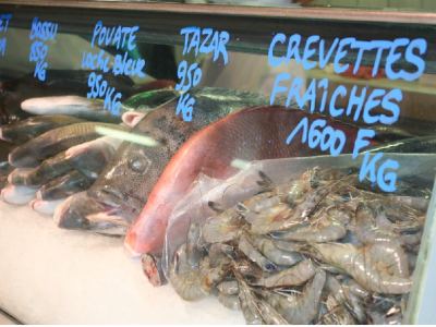 crevettes et poissons frais