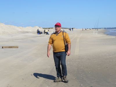 mon frere michel sur la plage a l'ile assateague