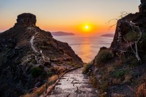 Magnifique coucher de soleil sur l'île de Santorin, en Grèce