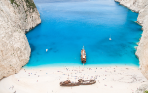 Découvrez les périodes idéales pour se baigner lors de votre séjour en Grèce